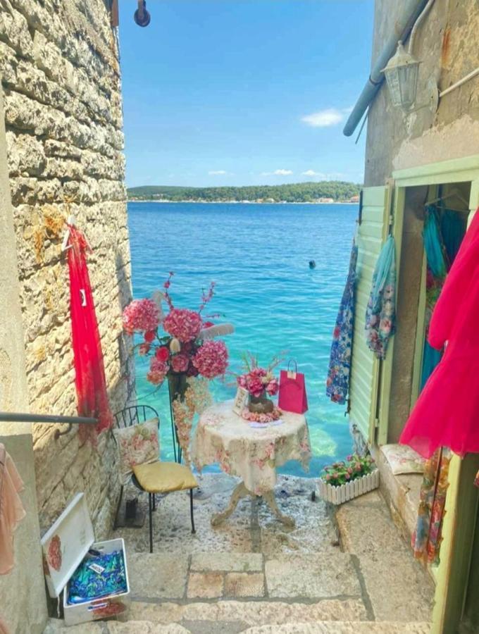 Lovely Rooms Rovigno Esterno foto