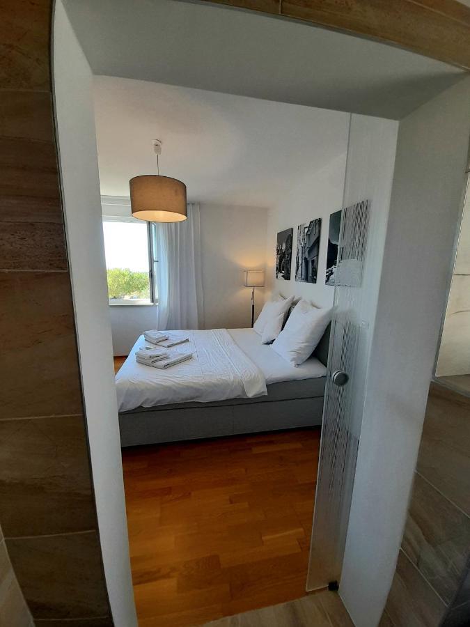 Lovely Rooms Rovigno Esterno foto